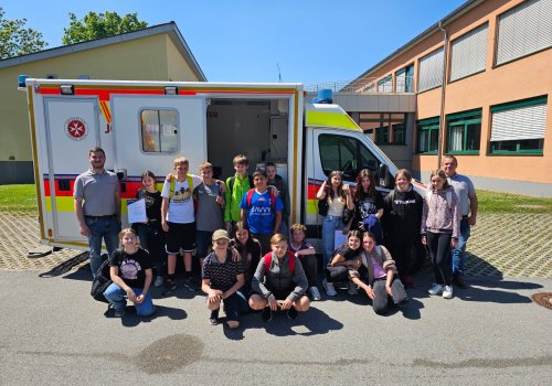 Schulsanitäterausbildung: Lebenswichtige Fähigkeiten für den Schulalltag