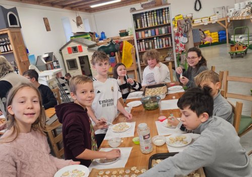 Ein duftender Vorgeschmack auf Weihnachten – Unsere MS2 und 5A beim Lebkuchenbacken am Venushof
